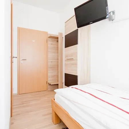 Gaestehaus 公寓式酒店 3*